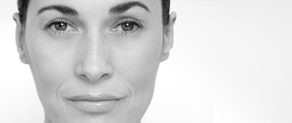 Gros plan d'un visage féminin